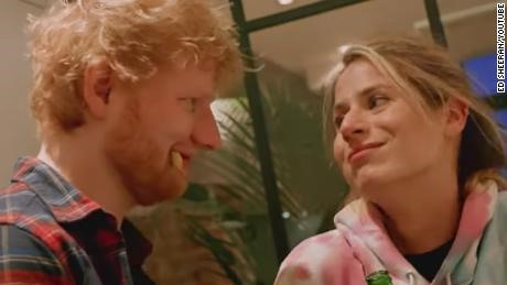 Ca sĩ Ed Sheeran và vợ Cherry Seaborn cùng xuất hiện trong video bài hát “Put it all on me“. Ảnh: Youtube