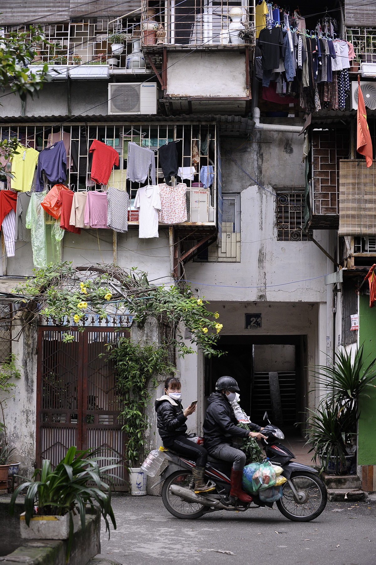 Chợ dân sinh Thành Công vắng vẻ.