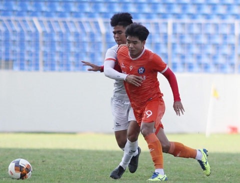 Đức Chinh chưa thi đấu tại V.League sau khi bị bệnh viêm gan B. Ảnh: Định Nguyễn.