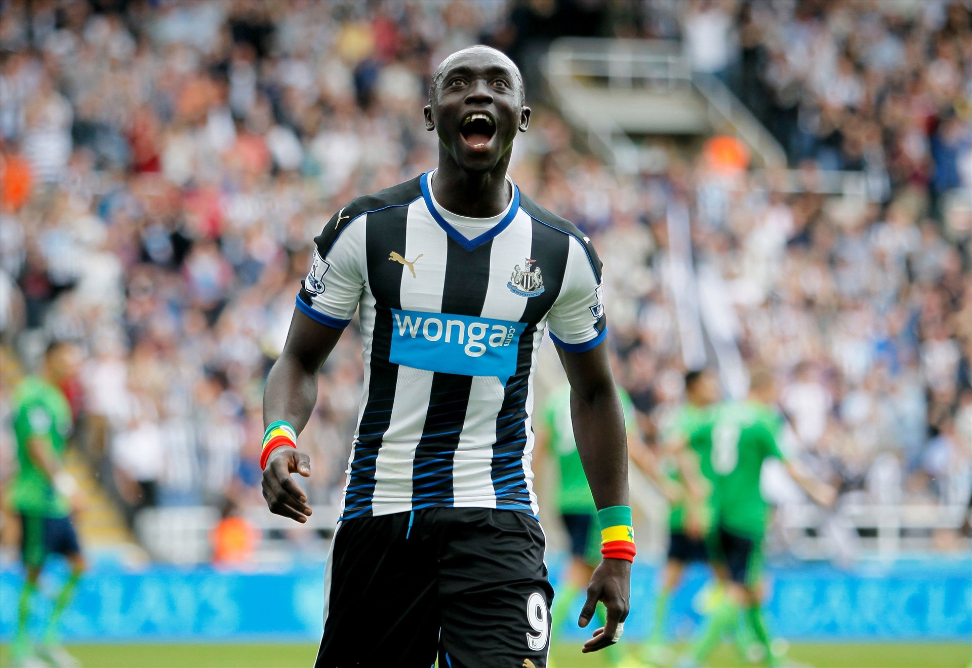 Papiss Cisse từng là ngôi sao sáng của Newcastle. Ảnh: The Sun.