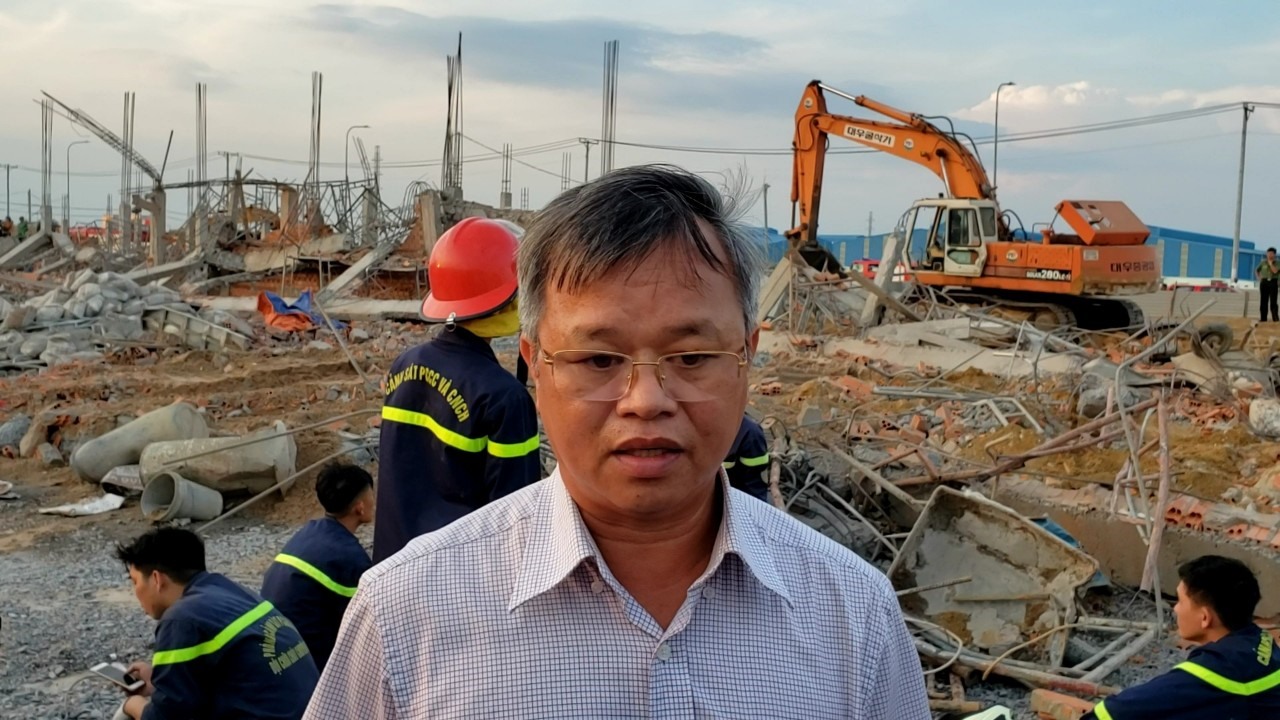 Ông Cao Tiến Dũng, Chủ tịch UBND tỉnh Đồng Nai có mặt tại hiện trường cho biết, công trình có vấn đề. Ảnh: Hà Anh Chiến