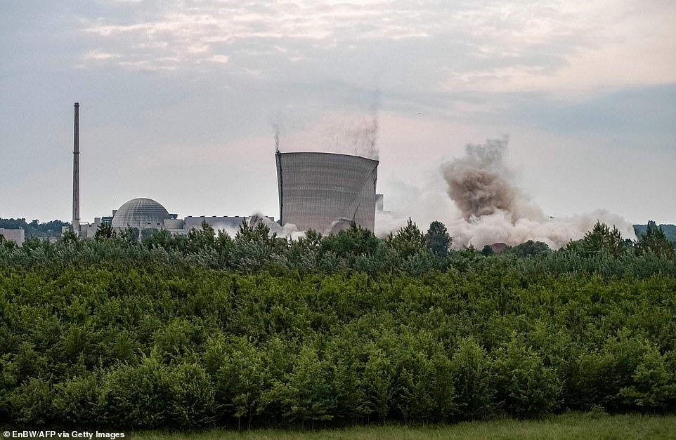 Hai lò phản ứng của nhà máy Philippsburg, do công ty EnBW của Đức điều hành, đã ngừng hoạt động vào năm 2011 và 2019 như một phần trong kế hoạch từ bỏ điện hạt nhân của Đức. Ảnh: AFP