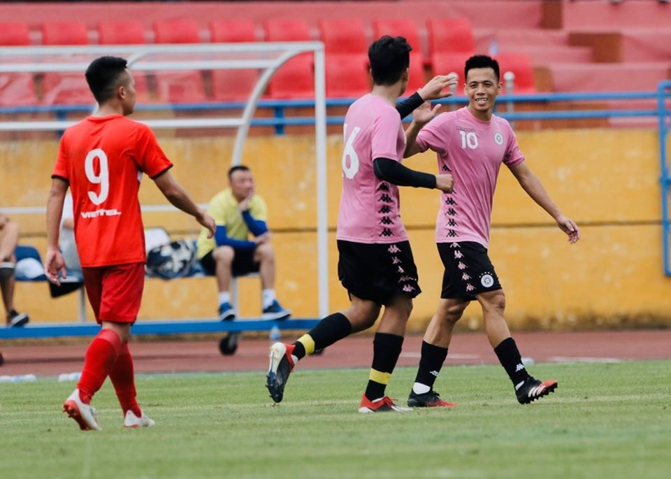 Hà Nội trong trận giao hữu với Viettel. Ảnh: HNFC