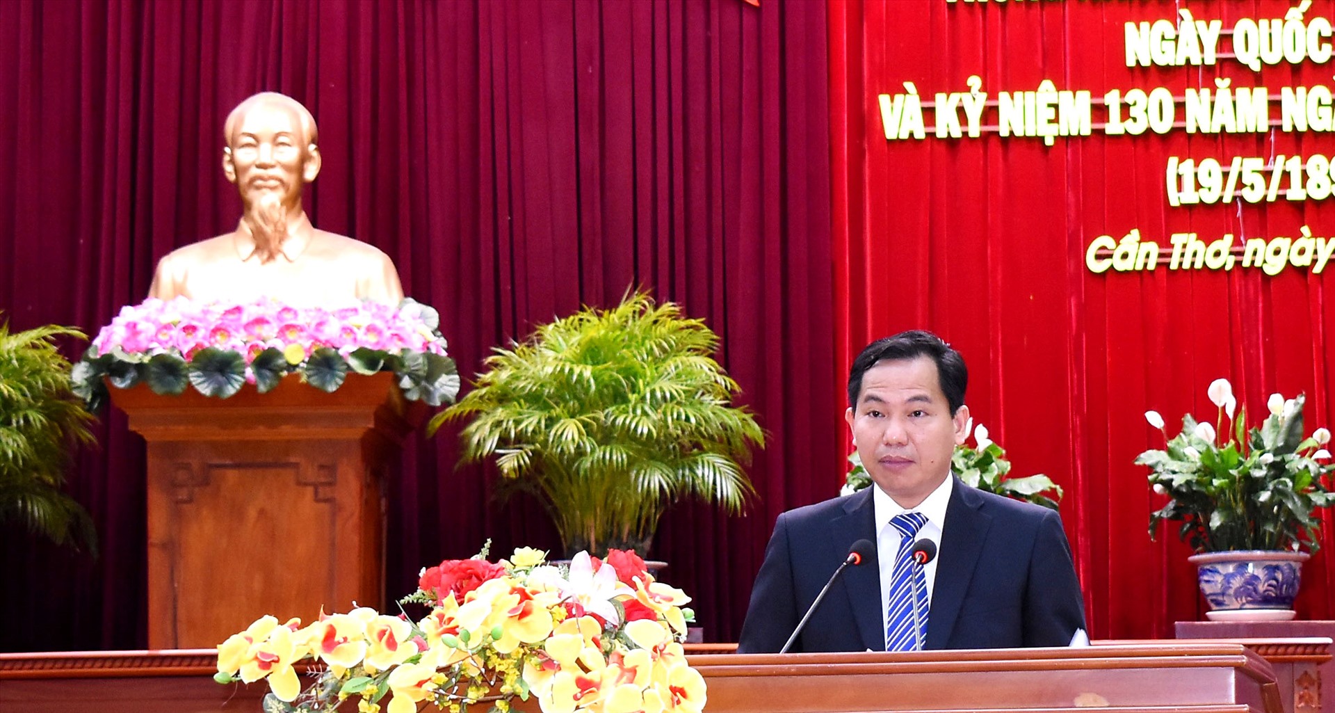 Phó Bí thư Thành ủy, Chủ tịch UBND TP.Cần Thơ Lê Quang Mạnh đọc diễn văn buổi lễ. Ảnh: Thành Nhân