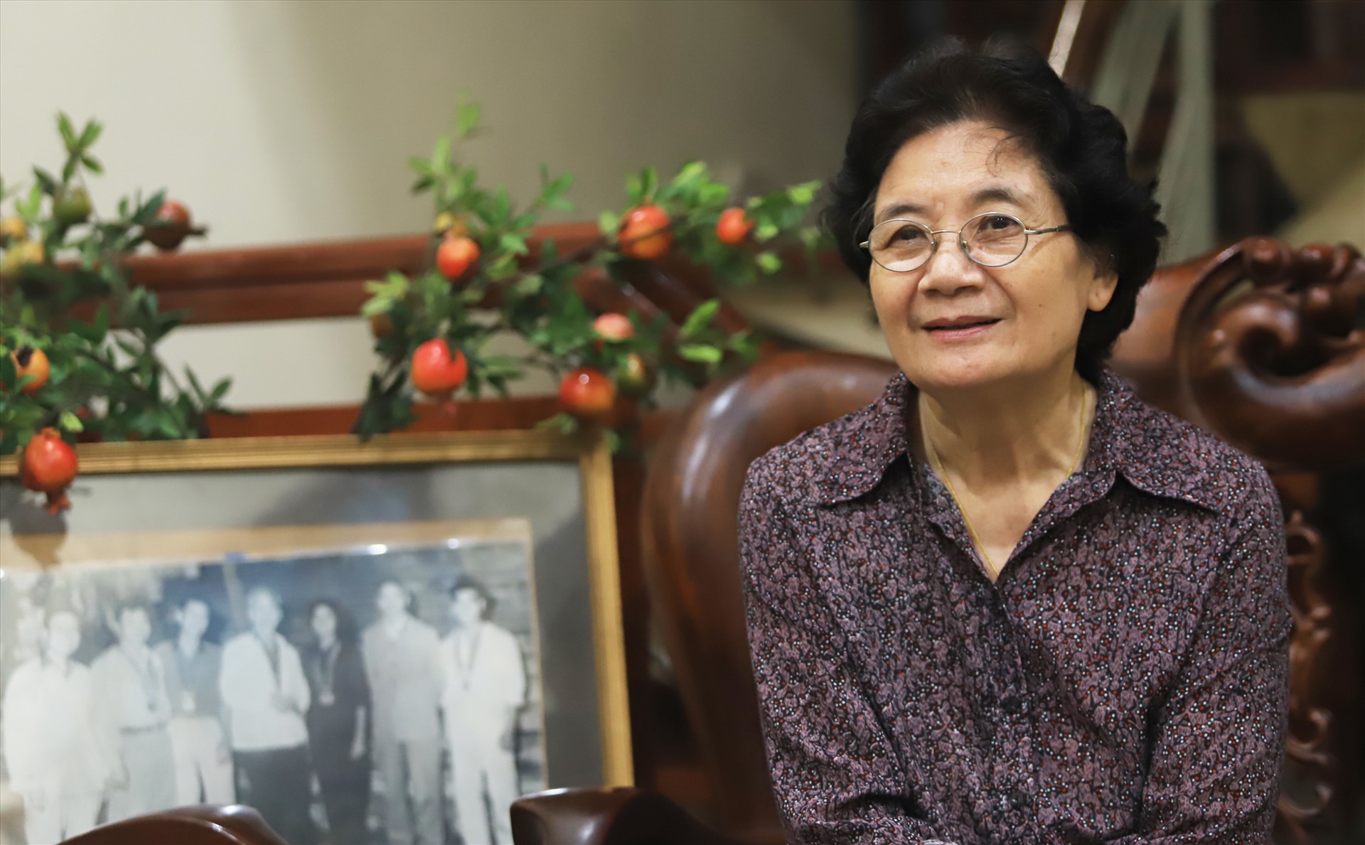 Bà Vũ Thị Sen xúc động nhớ lại những kỷ niệm sâu sắc về Bác Hồ. Ảnh: Tô Thế