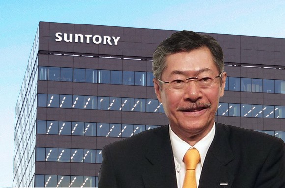 Nobutada Saji là chủ tịch của tập đoàn đồ uống Suntory Holdings. Ông là thế hệ thứ 3 của gia đình sáng lập nên tập đoàn này. Từ khi điều hành tập đoàn, Nobutada tập trung vào việc mở rộng Suntory ra nước ngoài bằng việc thâu tóm và sáp nhập.  Đồ họa: Phan Anh
