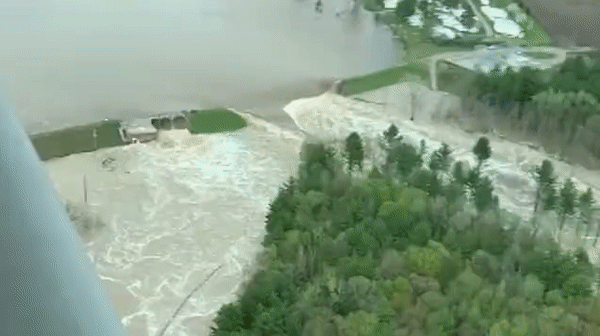 Vỡ đập ở bang Michigan gây ngập lụt trên diện rộng. Nguồn: Daily Mail