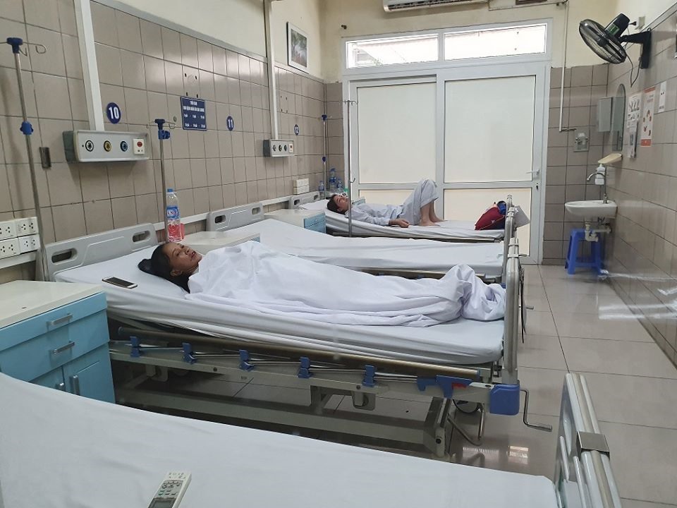 Bệnh nhân M điều trị tại Bệnh viện Bạch Mai. Ảnh: Mai Thanh