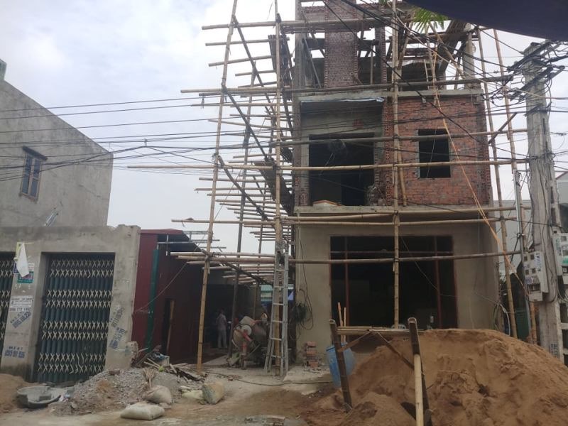 Nhiều hộ dân tại Thanh Hóa có điều kiện kinh tế khá giả, nhà cao cửa rộng nhưng vẫn nằm trong diện được nhận tiền hỗ trợ COVID-19. Ảnh: Quách Du