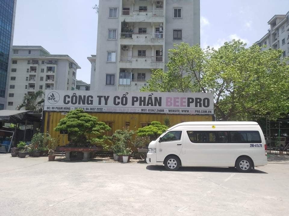 Văn phòng Công ty Beepro là 1 thùng container trong 1 bãi gửi xe trên đường Phạm Hùng.