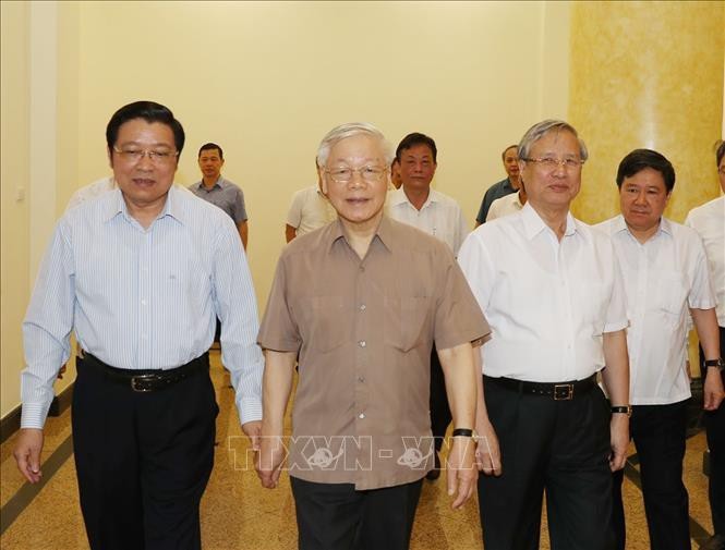 Tổng Bí thư, Chủ tịch Nước Nguyễn Phú Trọng đến dự cuộc họp.