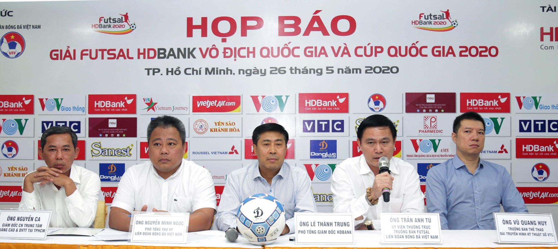 Các giải bóng đá chuyên nghiệp Việt Nam đã trở lại sau thời gian dài tạm hoãn vì dịch COVID-19. Ảnh: Đ.T
