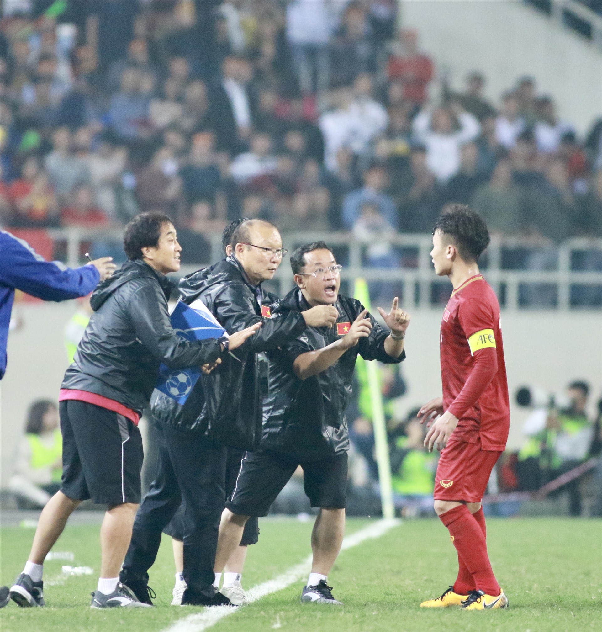 Quang Hải được trao băng đội trưởng tại Vòng loại U23 Châu Á. Ảnh: H.A
