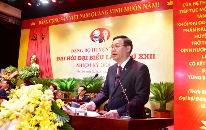 Bí thư Thành ủy Hà Nội Vương Đình Huệ phát biểu tại Đại hội Đảng bộ Gia Lâm.