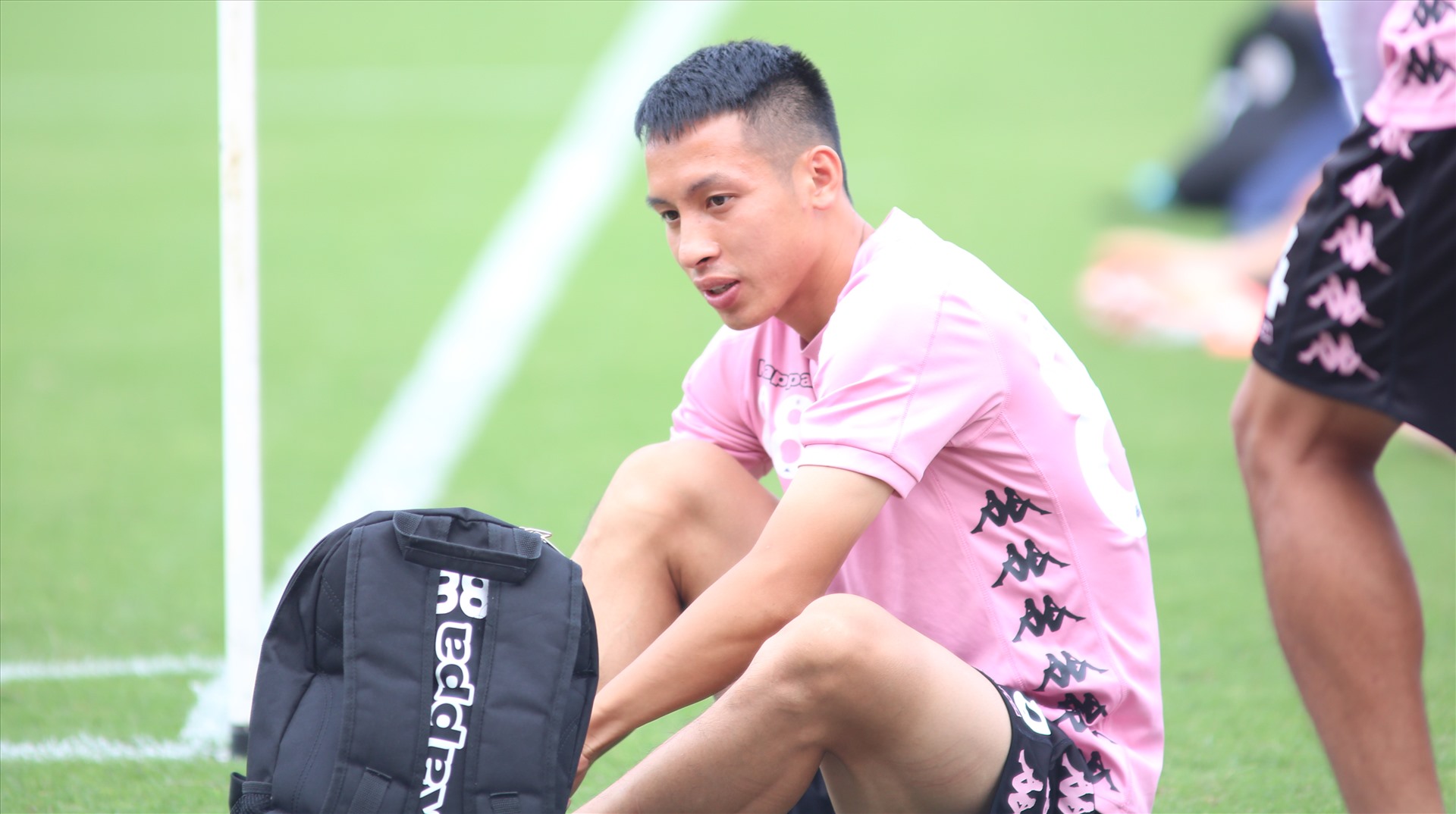 Quả bóng Vàng Việt Nam 2019 lập tức tập luyện cùng các đồng đội chuẩn bị cho trận đấu gặp Đồng Tháp.