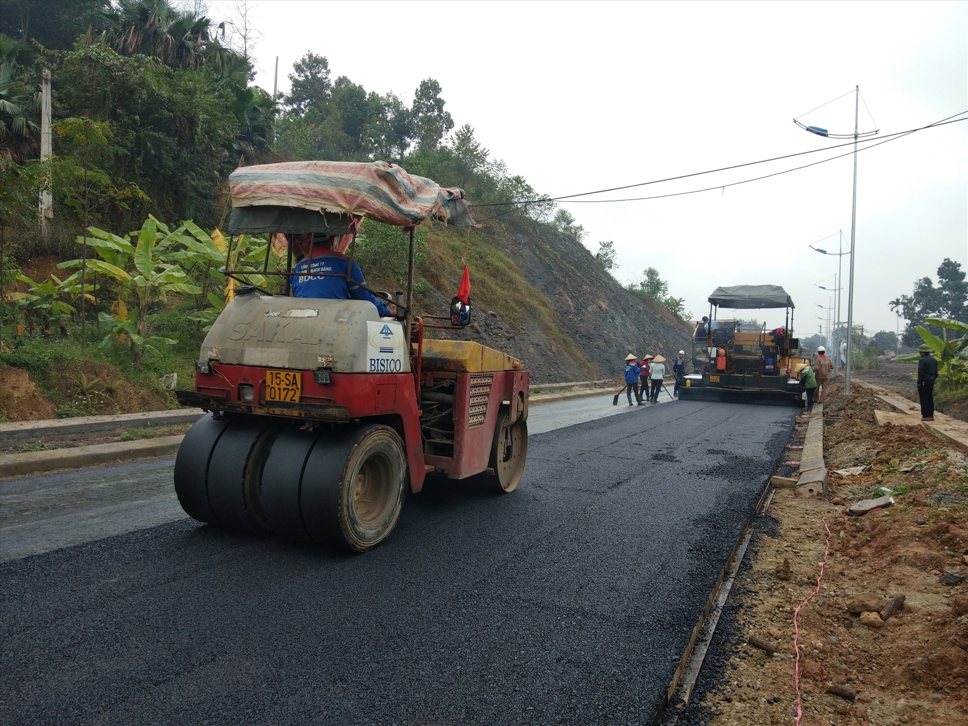 Đoàn viên công đoàn huyện Trấn Yên luôn đồng hành với doanh nghiệp trong giai đoạn khó khăn. Ảnh: Thanh Hùng