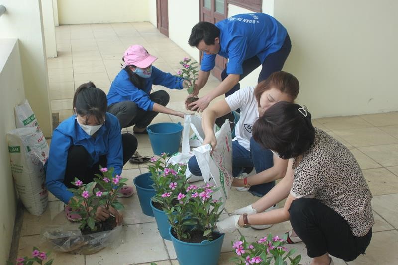 Một tuần qua, các cán bộ, giảng viên, sinh viên Trường Đại học Khoa học, Đại học Thái Nguyên đã cùng nhau triển khai dự án “Ký túc xá là nhà” đến đón sinh viên quay trở lại vào ngày 4.5.