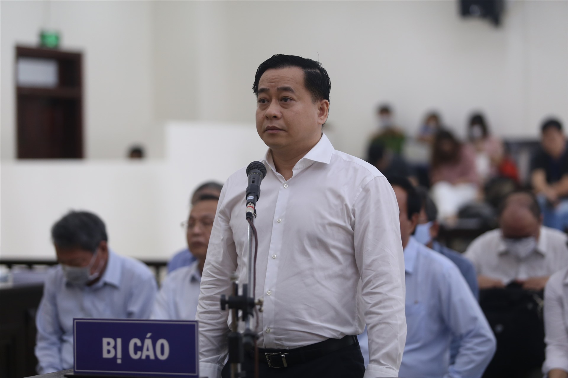Bị cáo Phan Văn Anh Vũ tại phiên tòa phúc thẩm vụ án thâu tóm đất đai. Ảnh: Việt Dũng.