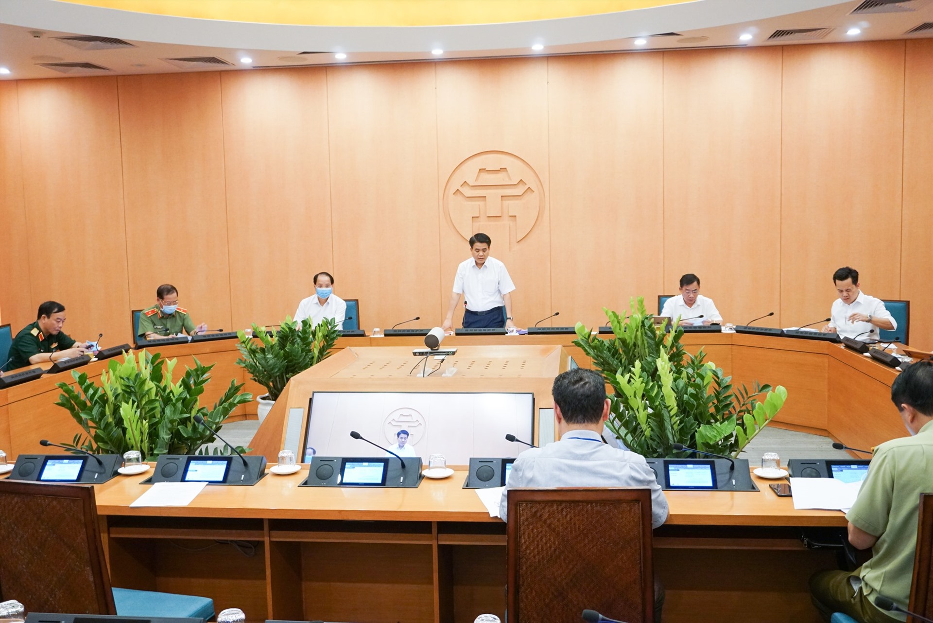 Cuộc họp Ban chỉ đạo phòng chống dịch COVID-19 Thành phố Hà Nội chiều 4.5. Ảnh: Nguyễn Khánh