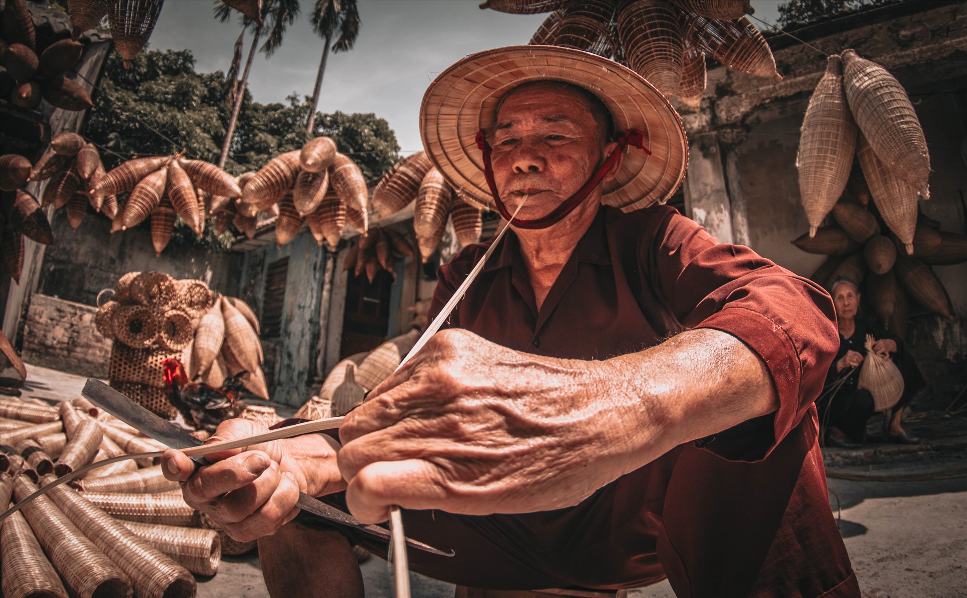 Ông Lương Sơn Bạc - một cựu chiến binh - là người giỏi làm đó trong làng.