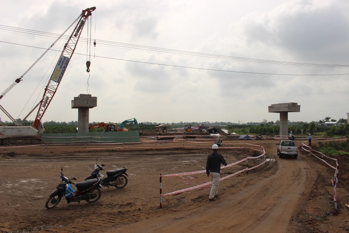 Trên công trình xây dựng cao tốc Trung Lương - Mỹ Thuận. Ảnh: K.Q