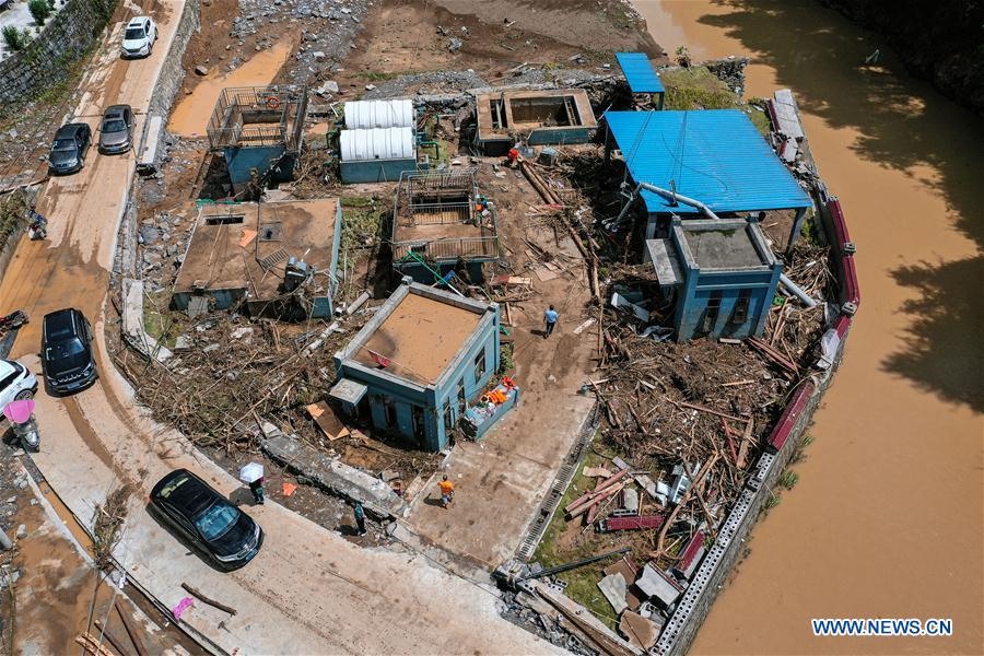 Lũ lụt tại tỉnh Quý Châu ảnh hưởng đến hơn 700.000 người. Ảnh: Xinhua