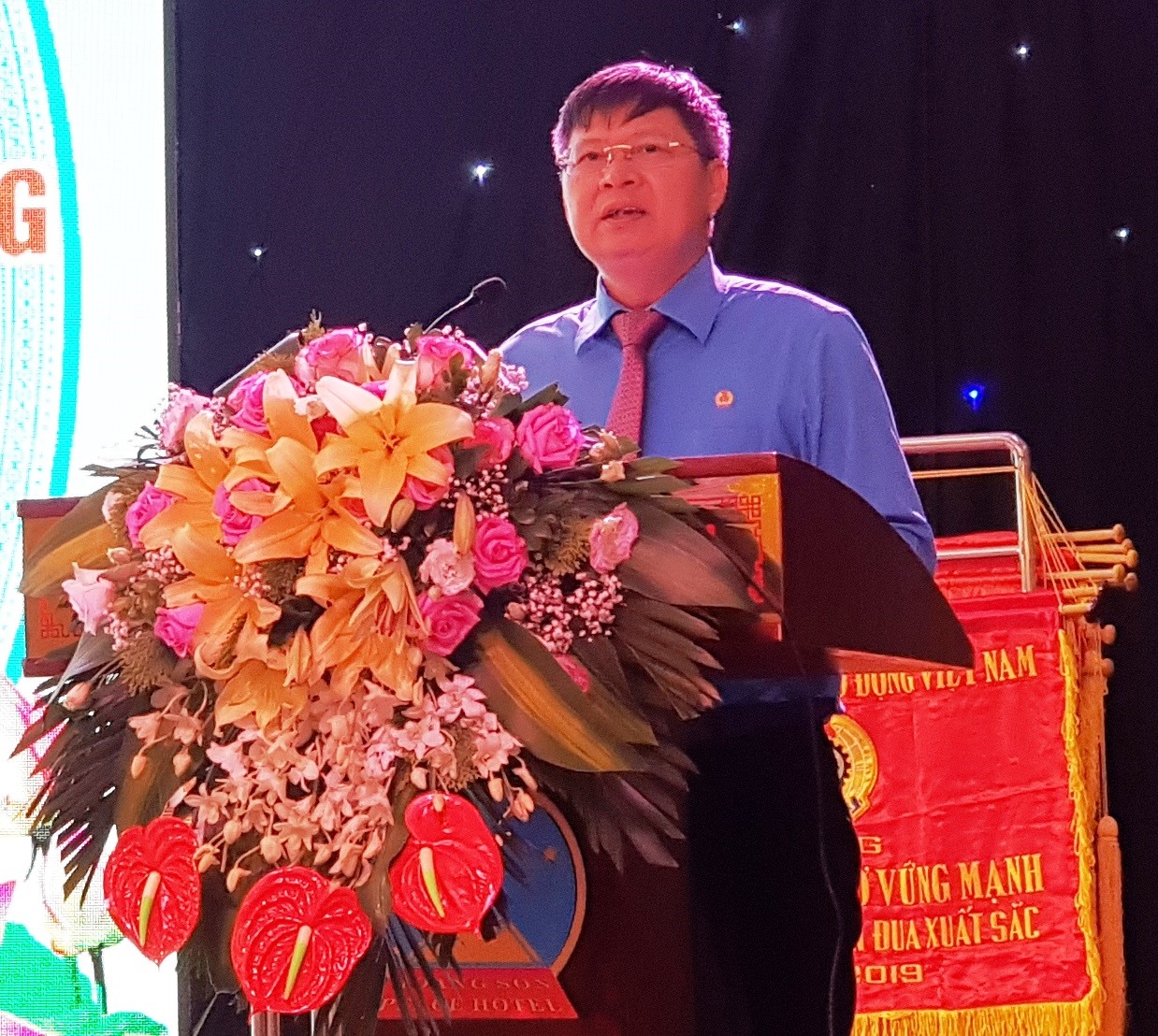 Đồng chí Phan Văn Anh, Phó chủ tịch Tổng LĐLĐ Việt Nam phát biểu chỉ đạo Đại hội. Ảnh: NT