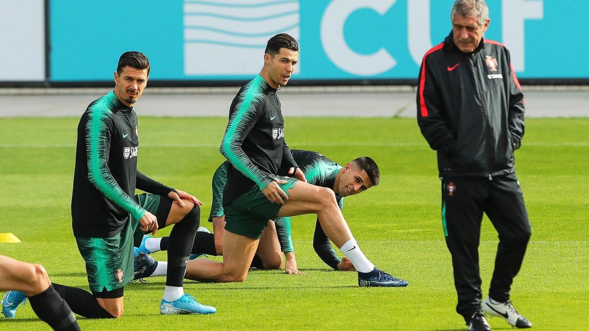 Ronaldo tập luyện không ngừng. Ảnh The National