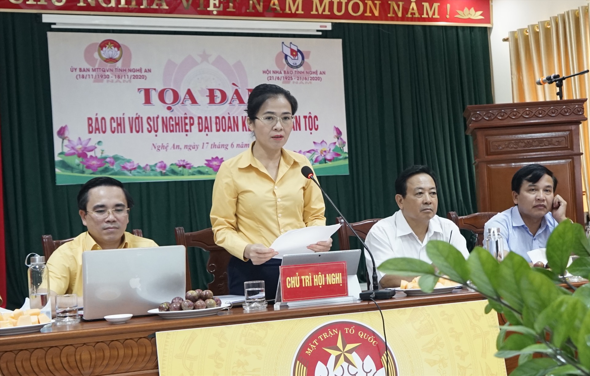 Bà Võ Thị Minh Sinh – Chủ tịch Ủy ban Mặt trận Tổ quốc tỉnh Nghệ An. Ảnh: Quang Đại