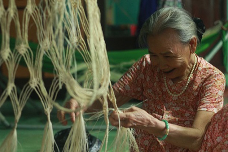 Nghề đan võng ở Cù Lao Chàm.