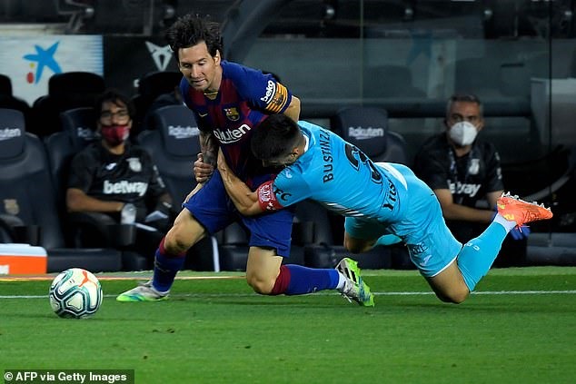 Messi đang tỏa sáng giúp Barcelona vững ngôi đầu La Liga. Ảnh: Getty