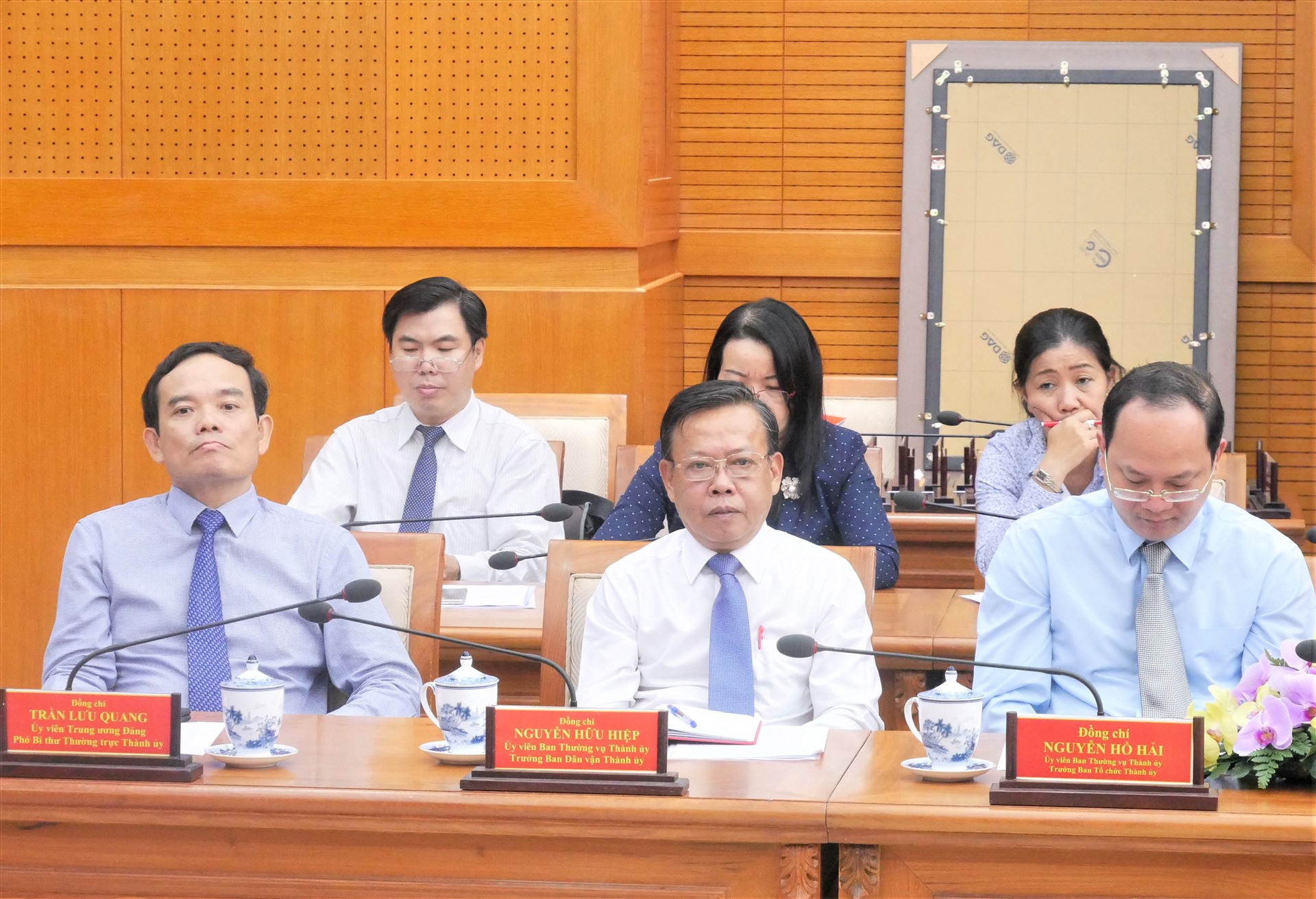 Các đồng chí tyrong Ban Thường vụ Thành ủy TPHCM tham dự lễ ký kết. Ảnh Hà Phương