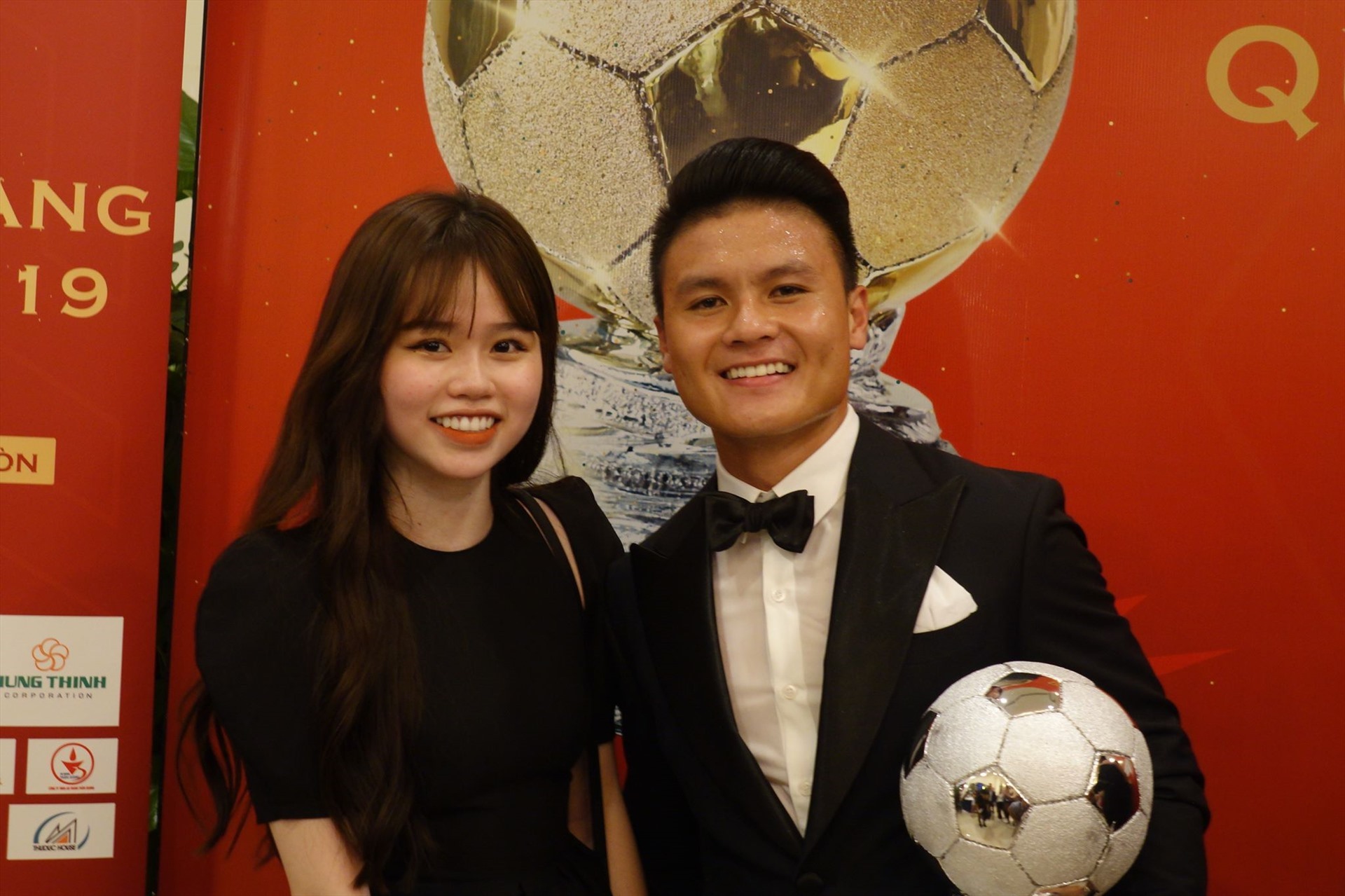 Quang Hải và bạn gái dự lễ trao giải Quả bóng Vàng Việt Nam 2019. Ảnh: Hà Phương