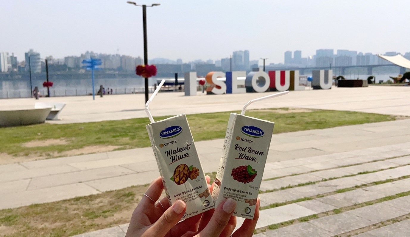 Những sản phẩm sữa hạt và trà sữa Vinamilk đã chính thức bắt đầu “hành trình” chinh phục người tiêu dùng Hàn Quốc.