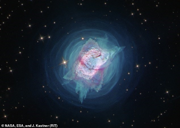 Tinh vân hình NGC 7027 hay còn gọi là Jewel Bug, được kính Hubble ghi lại. Ảnh: NASA