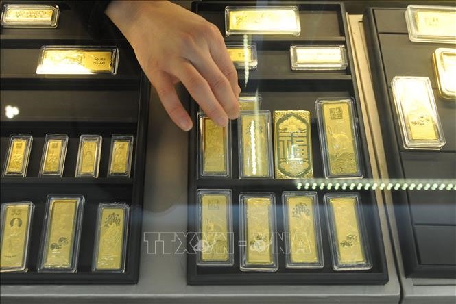 Giá vàng vượt mốc 49 triệu đồng/lượng, cao nhất trong 5 tuần qua. Ảnh: TTXVN