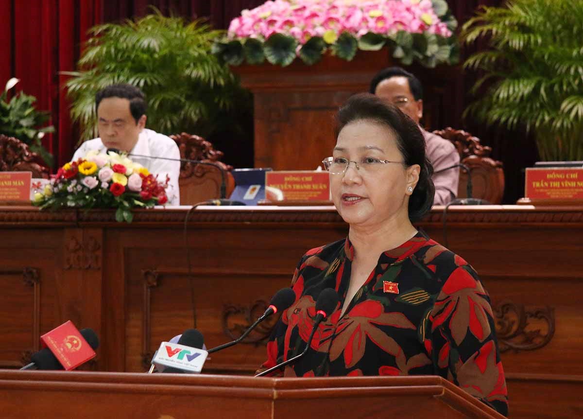Chủ tịch Quốc hội Nguyễn Thị Kim Ngân phát biểu tại buổi tiếp xúc cử tri. Ảnh: TR.L.