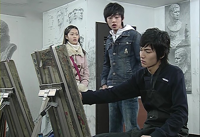 Năm 16 tuổi, Lee Min Ho chạm ngõ truyền hình với vai phụ trong phim “Sharp”