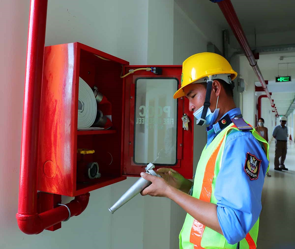 Hệ thống phóng cháy chữa cháy hiện đại được bố trí đầy đủ tại khu nhà ở và thường xuyên được kiểm tra đảm bảo cho công tác phòng cháy chữa cháy.