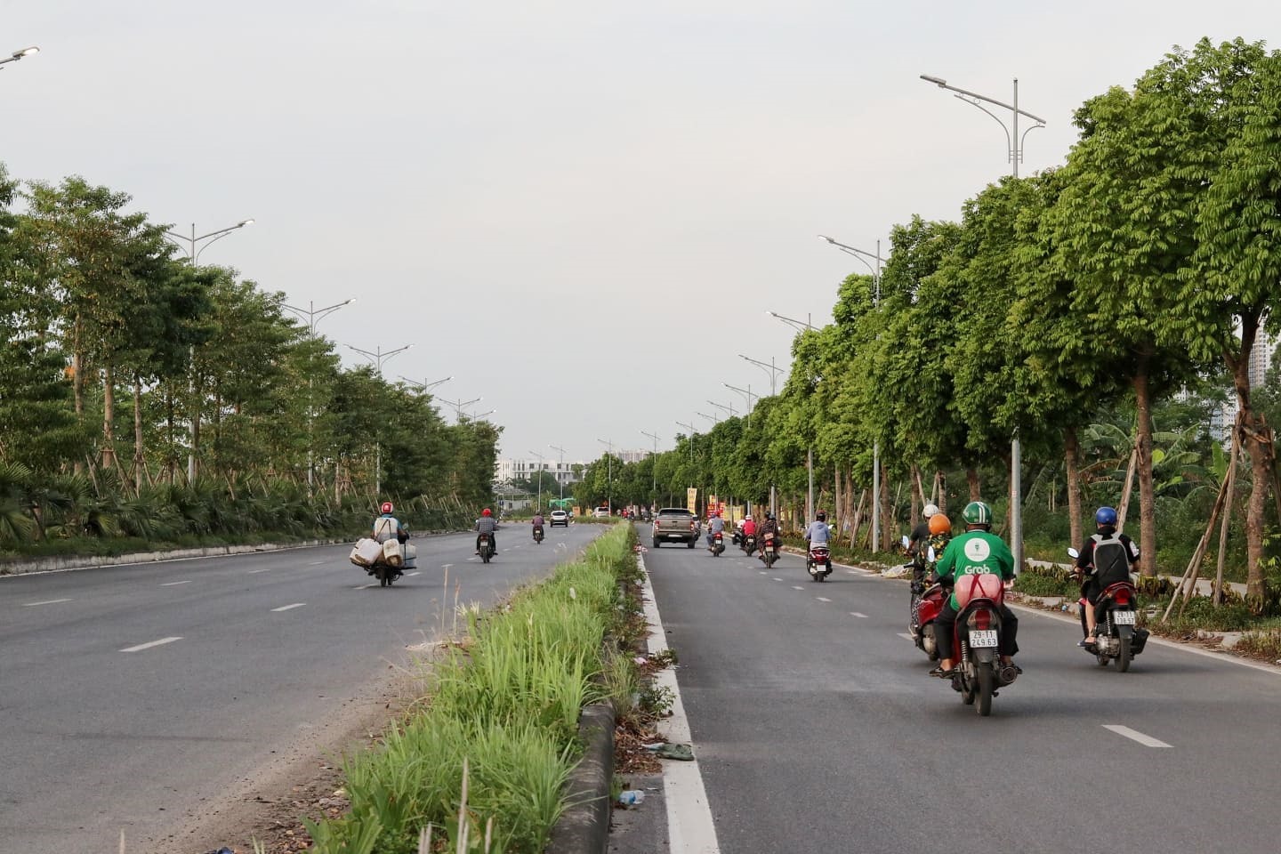 Dự án thi công Đại lộ Chu Văn An (hay còn gọi là tuyến đường Nguyễn Xiển - Xa La) đã được UBND Thành phố Hà Nội phê duyệt vào tháng 4.2011 và giao cho Công ty Cổ phần Bitexco làm chủ đầu tư. Đến tháng 5.2014, Đại lộ bắt đầu được triển khai với tổng mức đầu tư vốn là 1.475 tỉ đồng.
