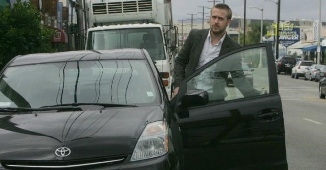 Ryan Gosling dùng Toyota Prius. Ảnh: Cắt từ MV
