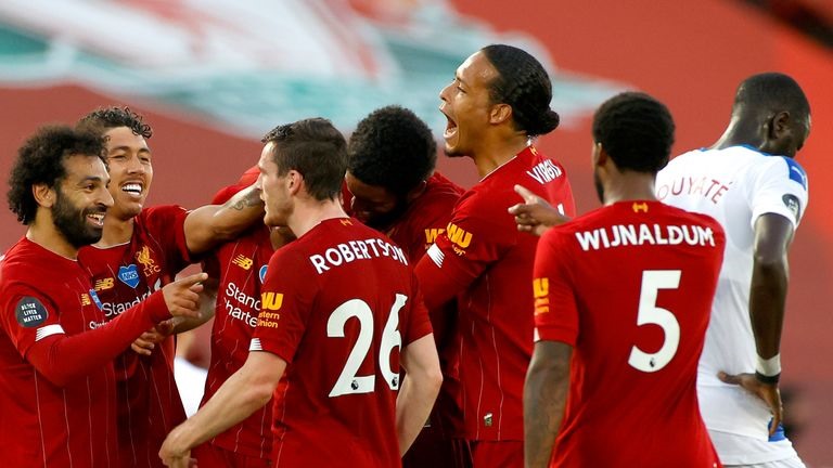 Liverpool chạm nhiều cột mốc kỷ lục khi đăng quang sớm 7 vòng đấu. Ảnh: Sky Sports