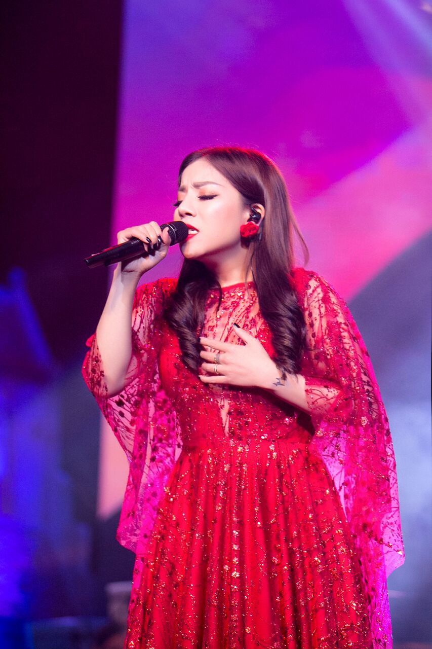 Nữ ca sĩ Minh Chuyên sẽ gửi đến khán giả Thủ đô những tình khúc lãng mạn.