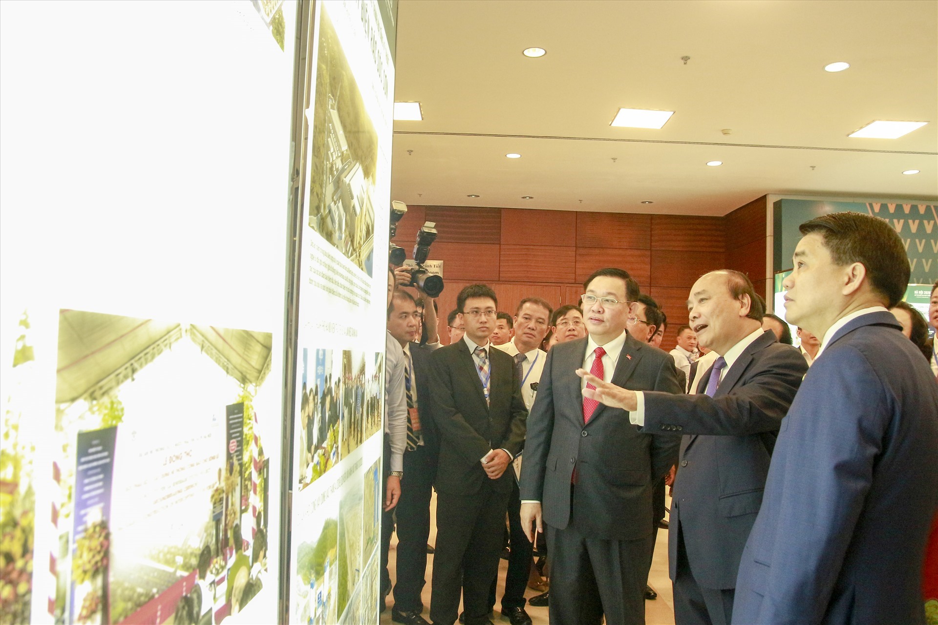 Thủ tướng Chính phủ Nguyễn Xuân Phúc tại hội nghị. Ảnh: TTBC