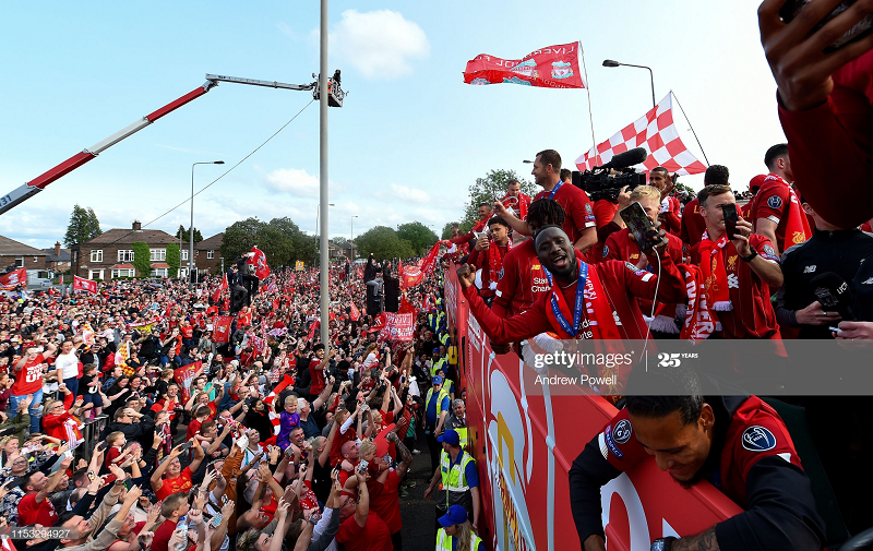 Buổi diễu hành của Liverpool khi họ vô địch Champions Leagueu năm 2019. Ảnh: Getty