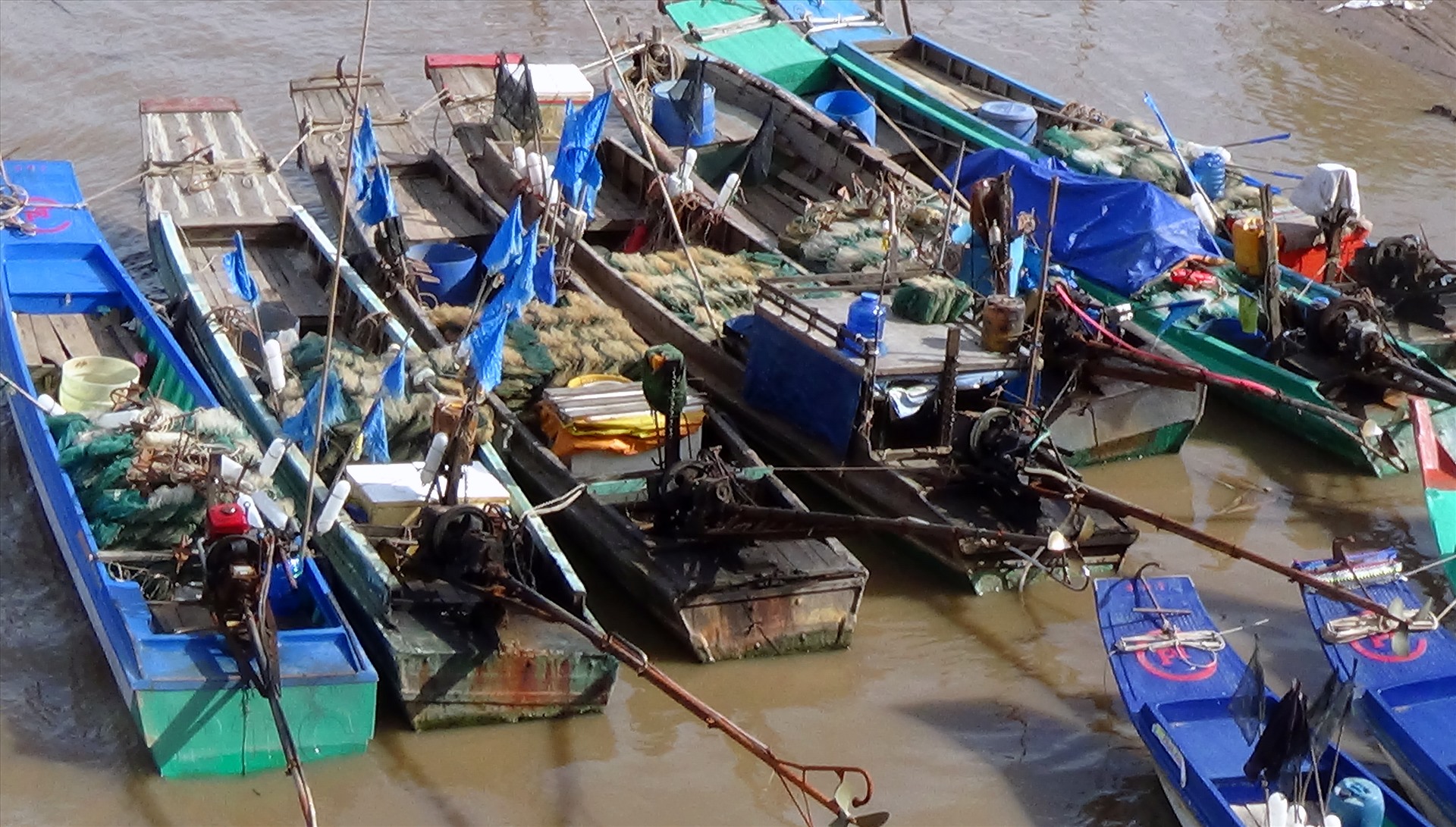 Nhiều phương tiện đánh bắt thủy sản tại Bạc Liêu chỉ đơn sơ thế này (ảnh Nhật Hồ)