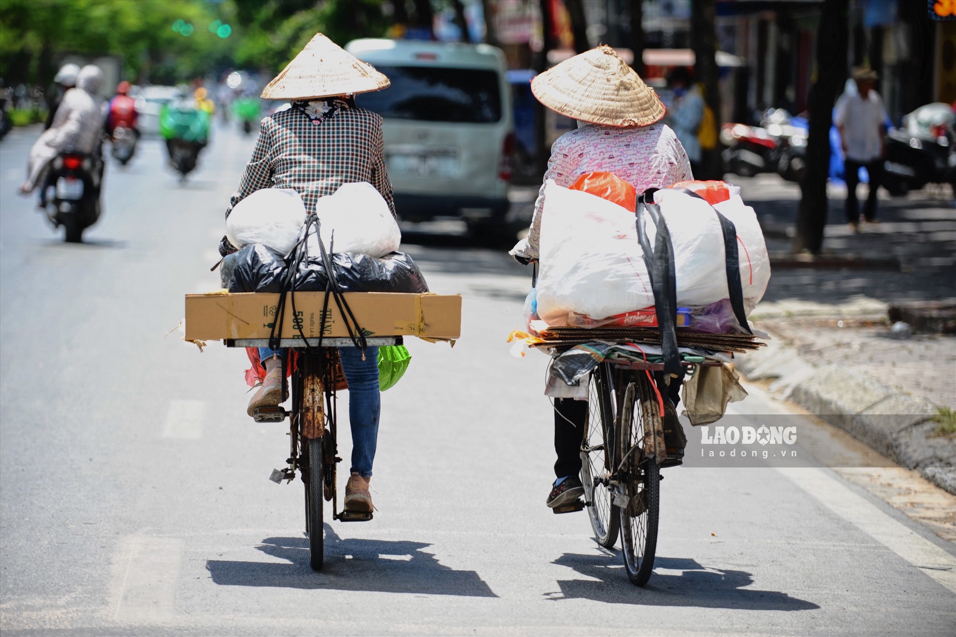 Chỉ số tia UV tại Hà Nội ngày hôm nay cũng lên tới mức 8-10, đây mức nguy hiểm với sức khoẻ con người.