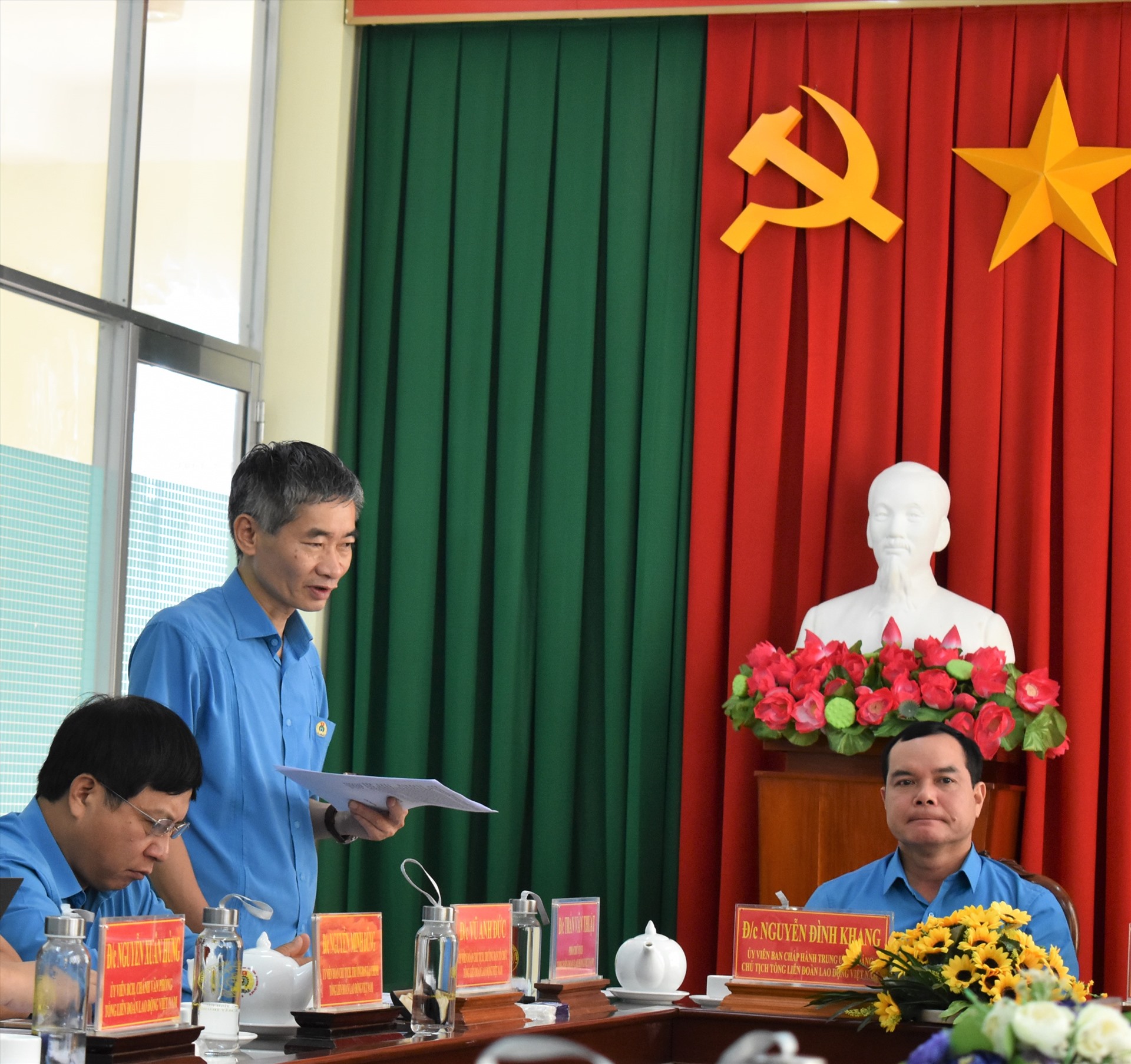 Đồng chí Trần Văn Thuật - Phó Chủ tịch Tổng LĐLĐ Việt Nam - phát biểu tại buổi làm việc. Ảnh: Thành Nhân