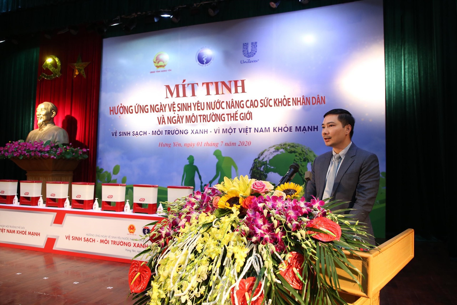 Ông Đỗ Thái Vương – Phó Chủ tịch Phát triển bền vững và Đối ngoại Unilever Việt Nam phát biểu tại buổi mít tinh