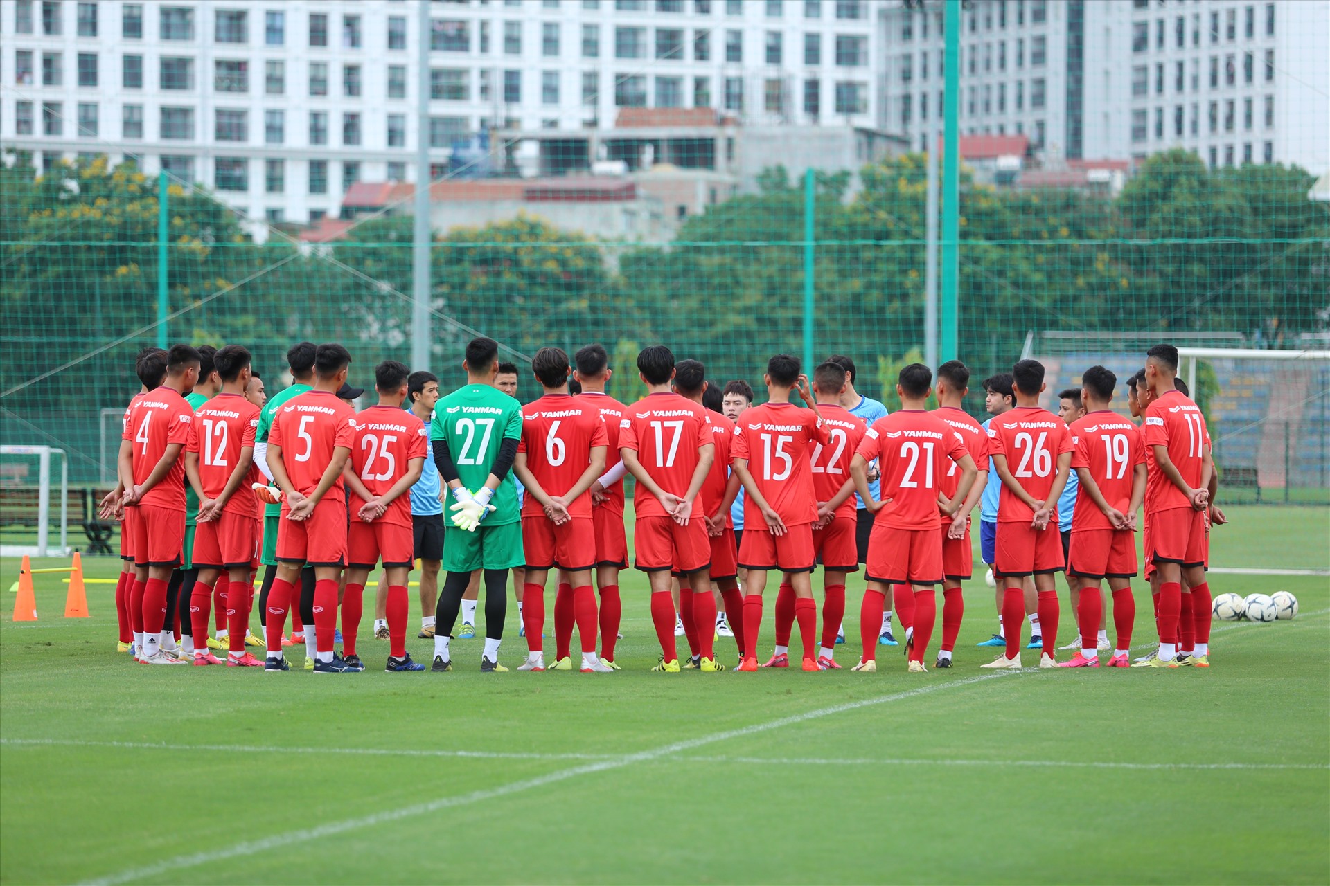Đội tuyển U23 Việt Nam tập trung lần đầu chuẩn bị cho SEA Games 2021 với 28 cầu thủ. Đây đa số là các cầu thủ chưa có chỗ đứng tại câu lạc bộ và chưa được tạo điều kiện thi đấu nhiều tại V.League.